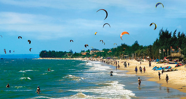 Sẽ là một thiếu sót rất lớn nếu bạn đến An Bàng mà không thưởng thức hải sản tại đây