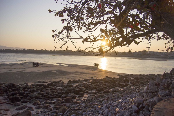 Bãi đá đẹp mê mẩn du khách